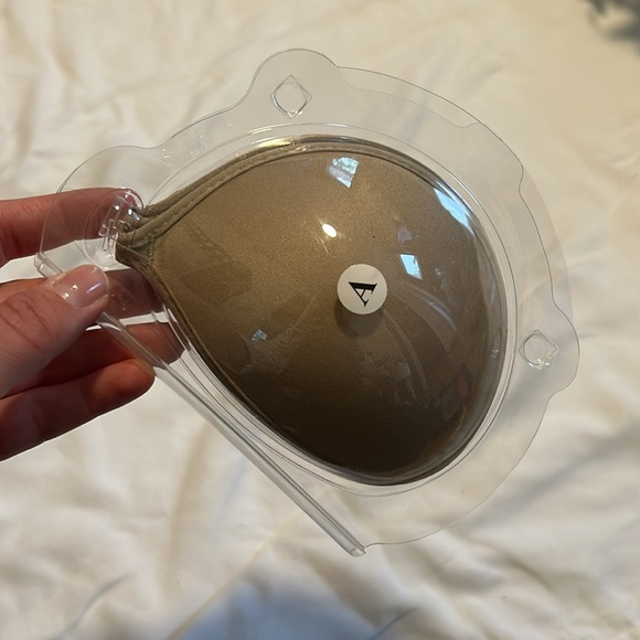 Lingerie Solutions superlite adhesive bra nude size A - Picture 7 of 9